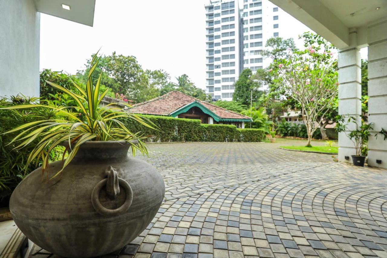 Hotel Ganthera Kandy Exterior foto
